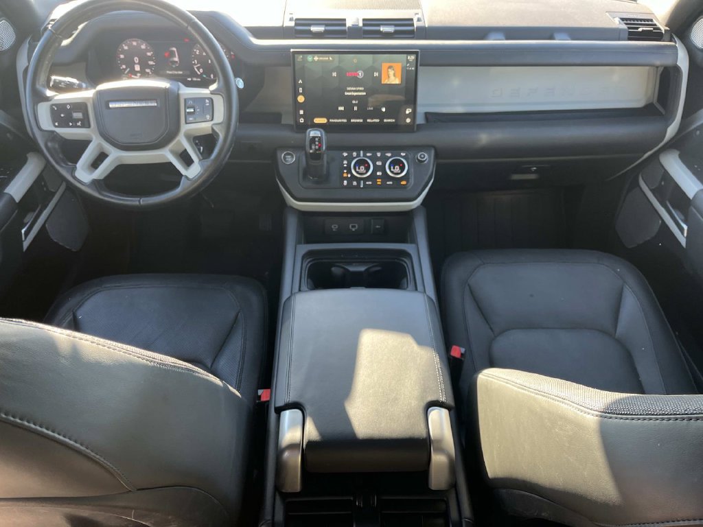 Used 2023 Land Rover Defender 130 X-Dynamic SE AWD/4WD image 9