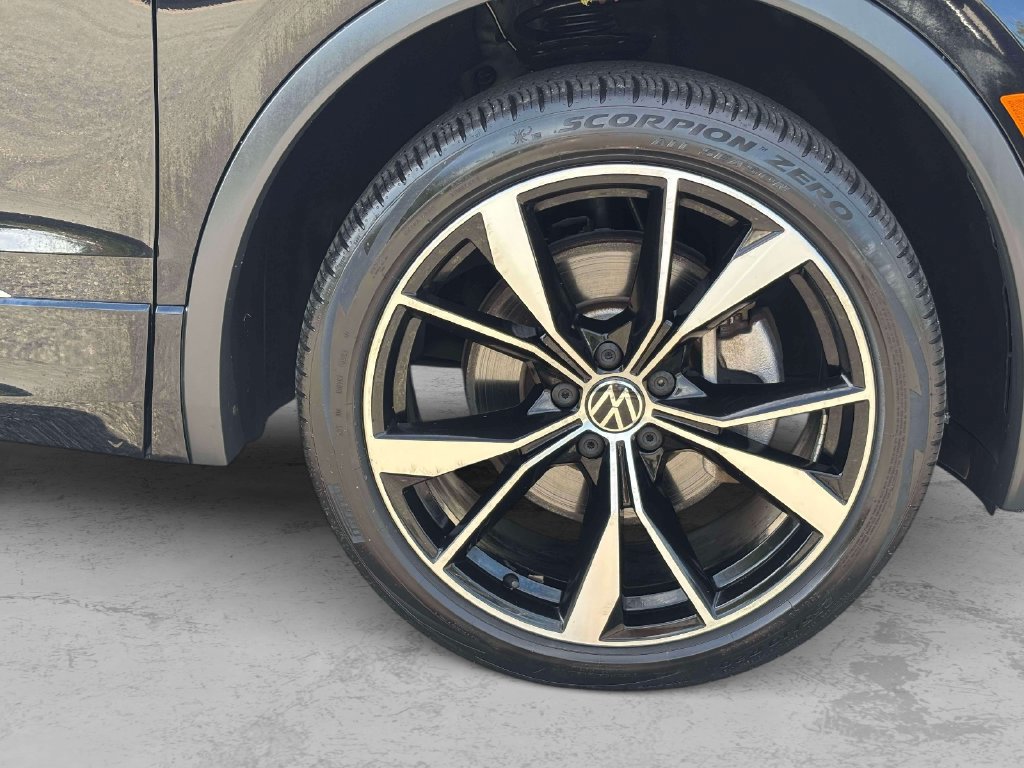 Used 2023 Volkswagen Tiguan SEL R-Line AWD/4WD image 35