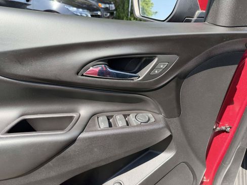 Used 2018 Chevrolet Equinox LT w/ Sun & Infotainment Package FWD image 17