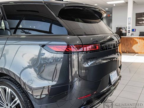 Used 2024 Land Rover Range Rover Sport Dynamic SE image 14