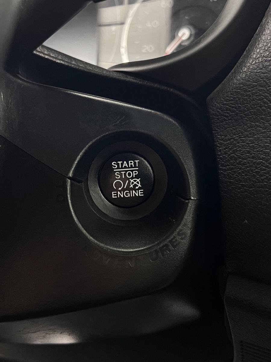 Used 2019 Jeep Renegade Altitude w/ Quick Order Package 2XM FWD image 8