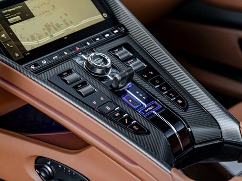 Used 2026 Aston Martin DB12 Coupe image 18