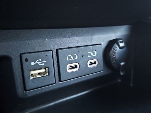 Used 2023 Toyota Highlander Platinum image 26