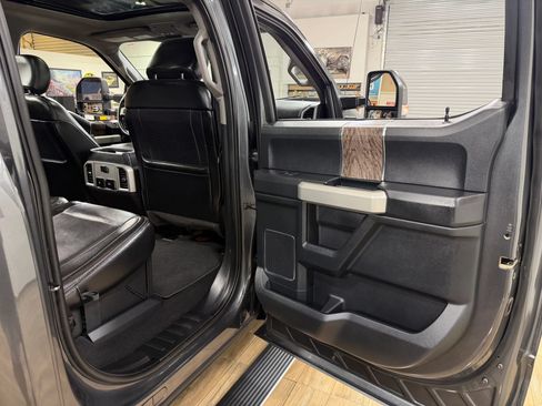 Used 2019 Ford F350 Lariat w/ Lariat Ultimate Package AWD/4WD image 17