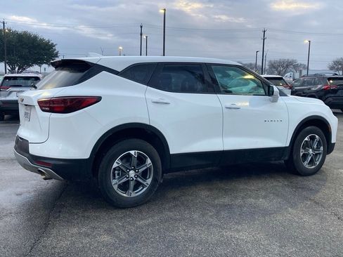 Used 2025 Chevrolet Blazer LT image 4