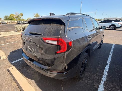 Used 2024 GMC Terrain SLE w/ Elevation Edition FWD image 5