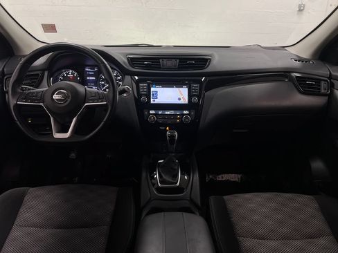 Used 2017 Nissan Rogue Sport SV w/ SV Premium Package AWD/4WD image 13