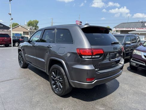 Used 2018 Jeep Grand Cherokee Altitude AWD/4WD image 6