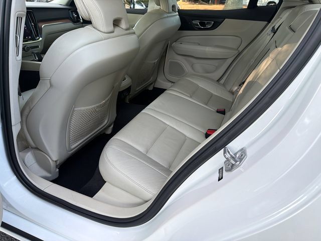 Used 2022 Volvo S60 B5 Momentum w/ Climate Package FWD image 20