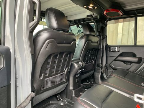 Used 2019 Jeep Wrangler Unlimited Rubicon AWD/4WD image 38