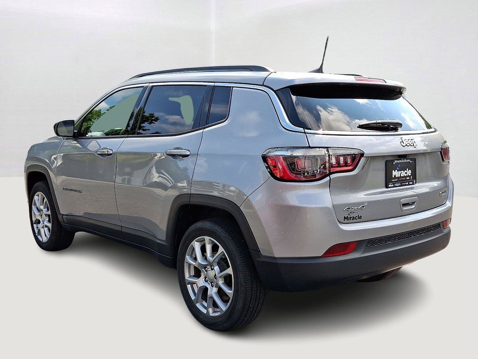 Certified 2023 Jeep Compass Latitude AWD/4WD image 4