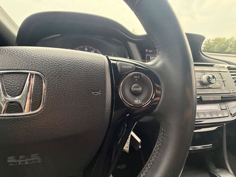 Used 2016 Honda Accord Sport image 17