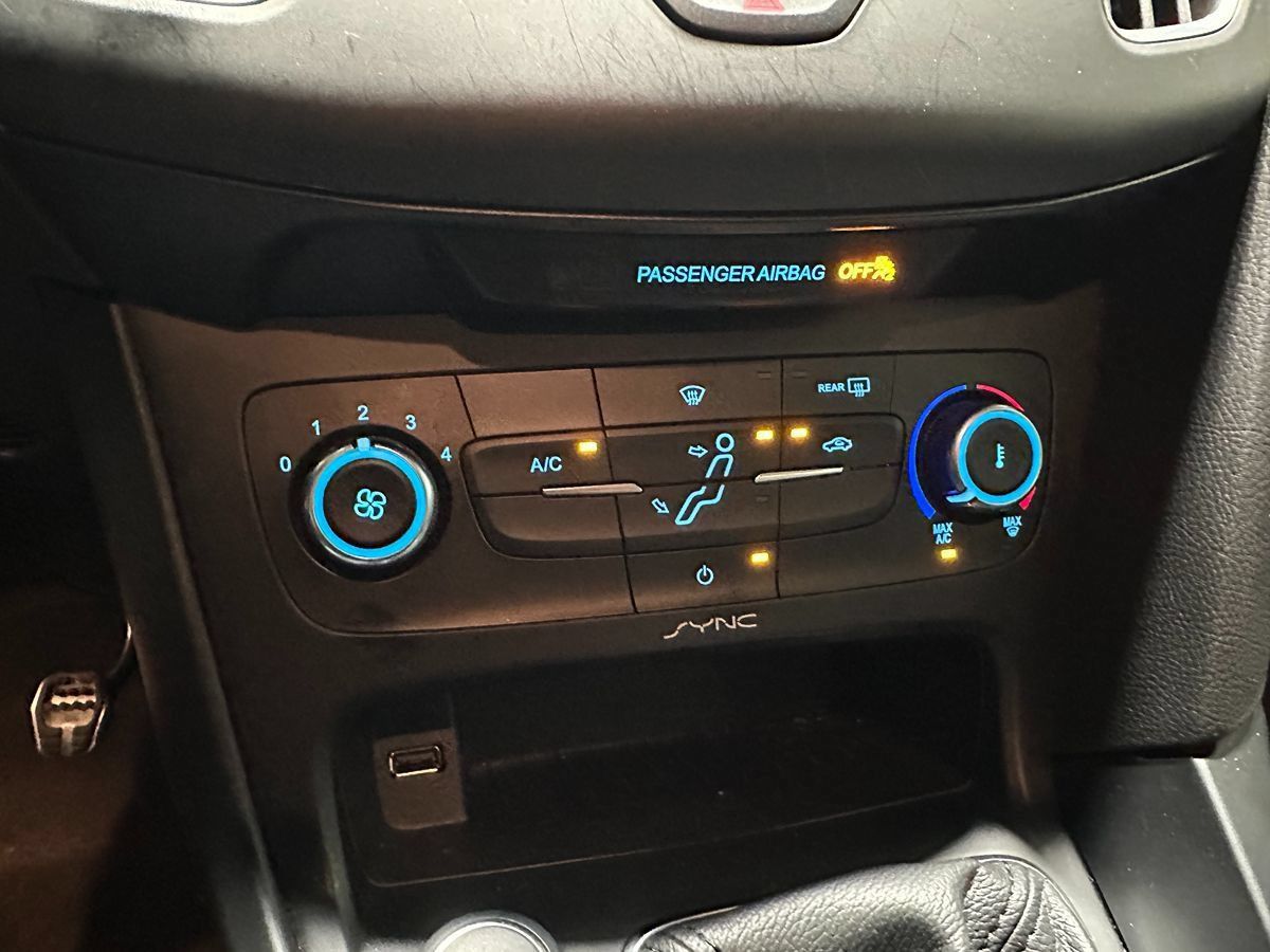 Used 2016 Ford Focus ST FWD image 31