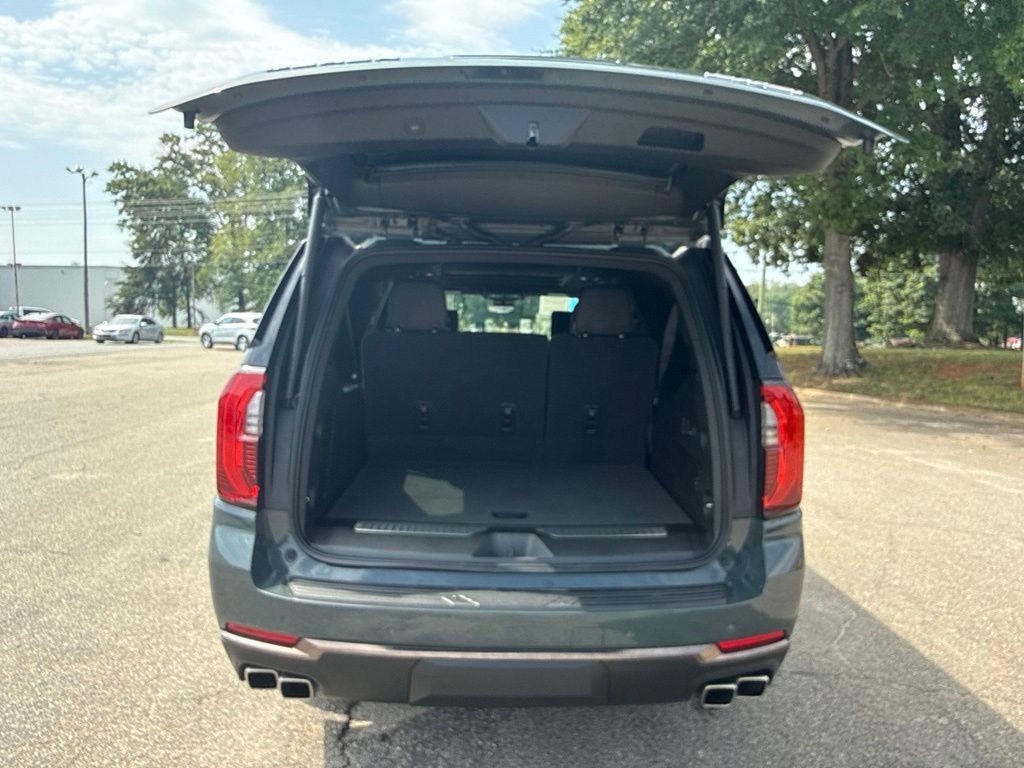 Used 2025 GMC Yukon XL AT4 Ultimate AWD/4WD image 36