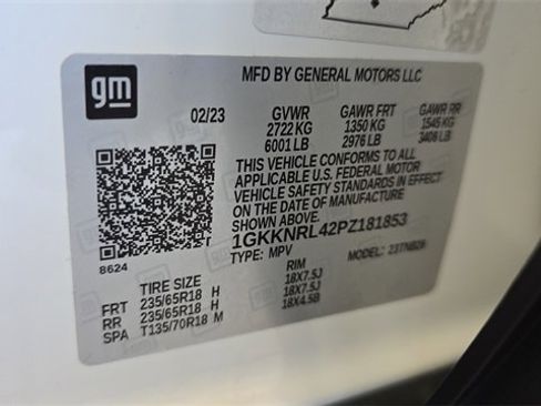 Used 2023 GMC Acadia SLE w/ Driver Convenience Package image 31