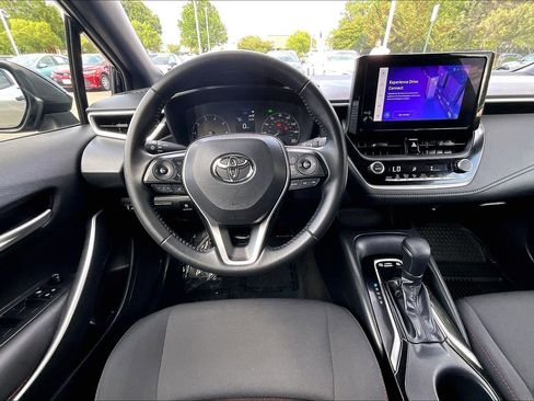 Used 2025 Toyota Corolla SE AWD/4WD image 5