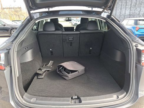 Used 2021 Tesla Model Y Long Range image 28