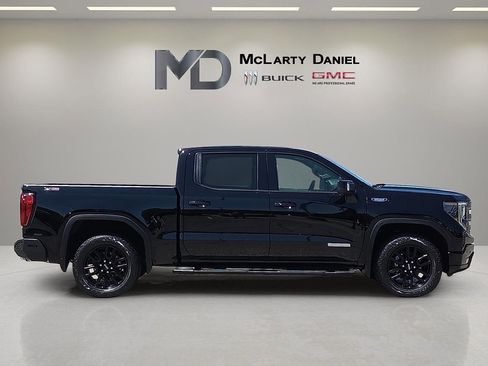 Used 2025 GMC Sierra 1500 Elevation w/ Elevation Premium Package AWD/4WD image 6