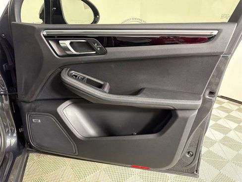 Used 2021 Porsche Macan S image 16