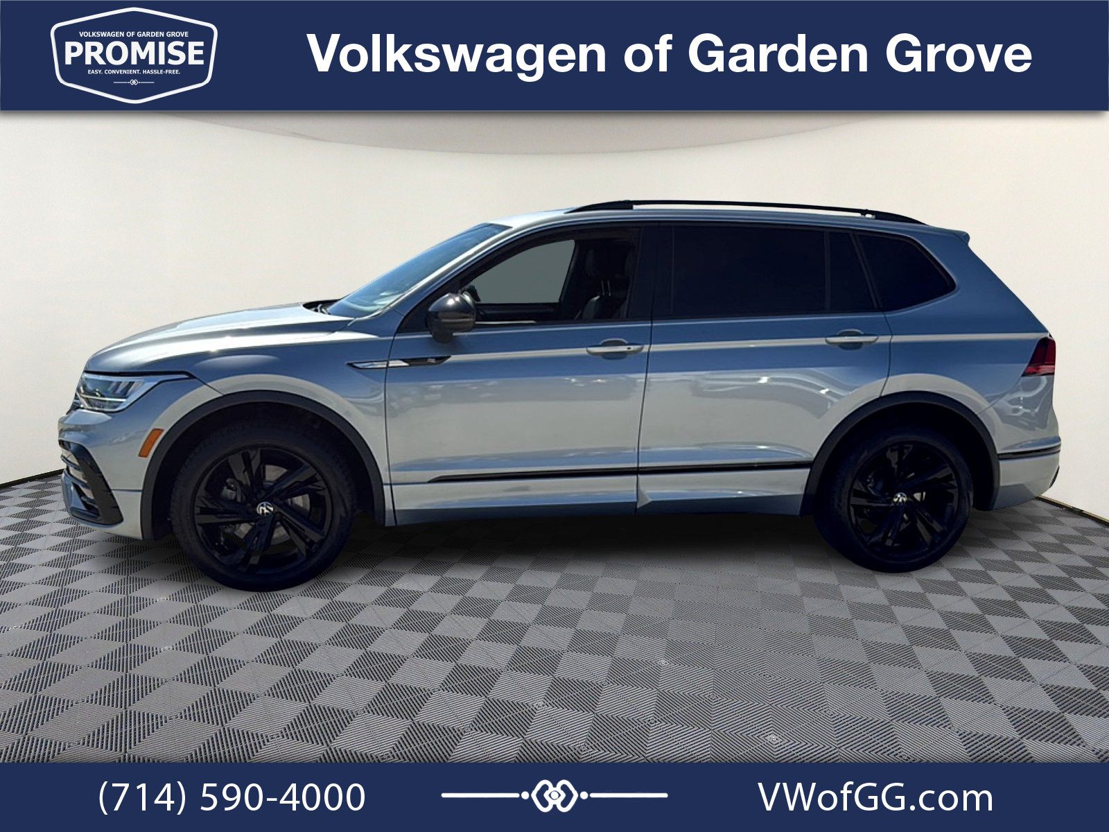 Used 2023 Volkswagen Tiguan SE R-Line FWD image 5