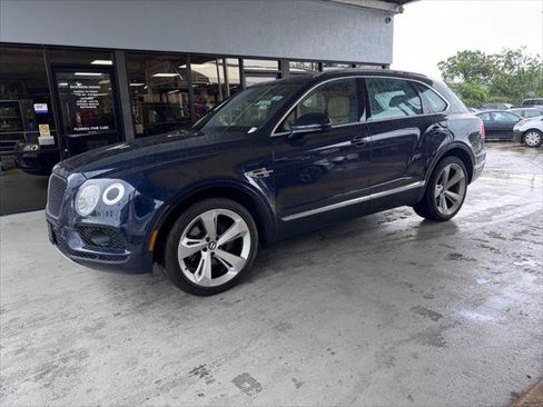 Used 2019 Bentley Bentayga AWD/4WD image 3