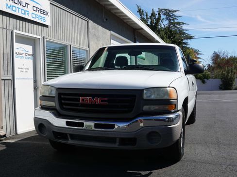 Used 2003 GMC Sierra 1500 W/T image 2