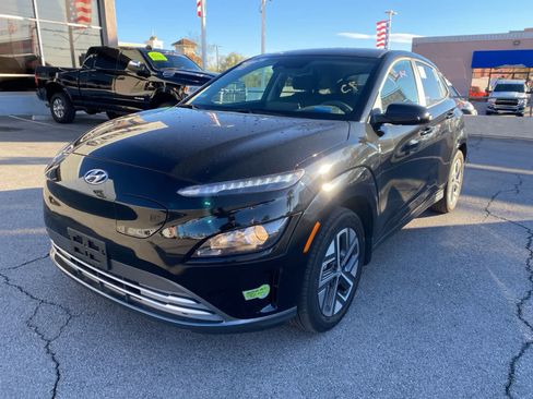 Used 2023 Hyundai Kona SE image 1