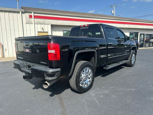 Used 2019 GMC Sierra 2500 Denali w/ Duramax Plus Package AWD/4WD image 5