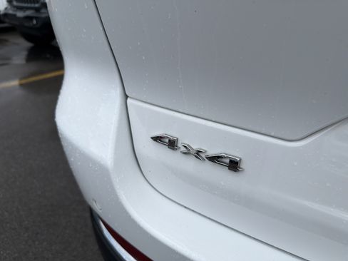 Used 2023 Jeep Grand Cherokee Limited AWD/4WD image 8