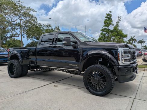 Used 2025 Ford F450 Platinum AWD/4WD image 3