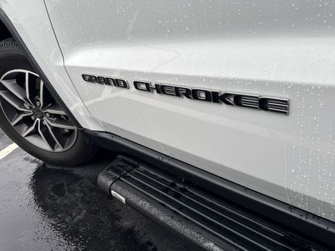 Certified 2021 Jeep Grand Cherokee Limited image 30