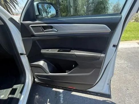 Used 2018 Volkswagen Atlas S FWD image 9