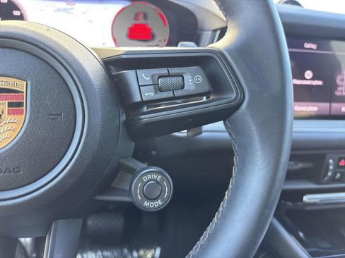 Used 2025 Porsche Cayenne E-Hybrid Coupe image 31