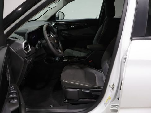 Used 2025 Chevrolet TrailBlazer LT AWD/4WD image 10