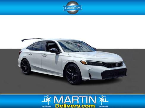 Used 2025 Honda Civic Sport image 1