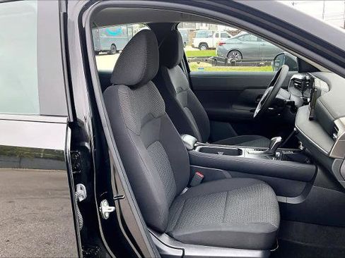 Certified 2025 Nissan Kicks S image 9