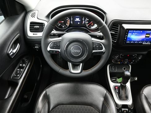 Used 2021 Jeep Compass Latitude image 25