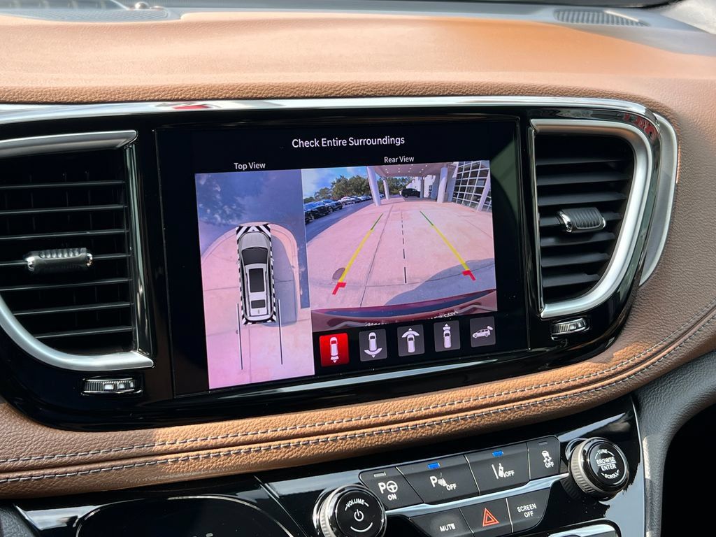 Used 2021 Chrysler Pacifica Limited w/ Uconnect Theater Family Group FWD image 52
