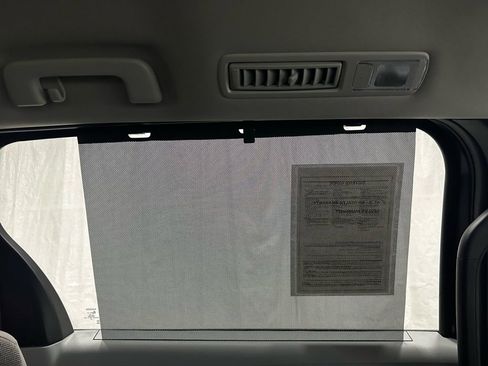 Used 2025 Toyota Sienna LE image 44