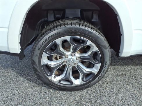 Used 2024 RAM 1500 Limited image 11