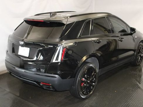 Certified 2022 Cadillac XT5 Sportv w/ LPO, ONYX Package AWD/4WD image 4