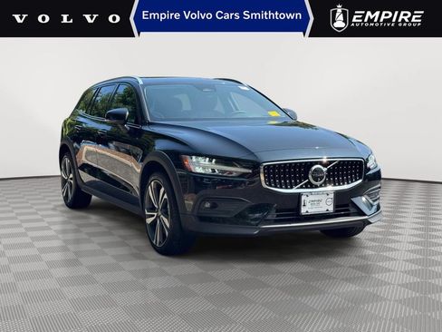Used 2024 Volvo V60 B5 Cross Country Plus w/ Protection Package Premier AWD/4WD image 1