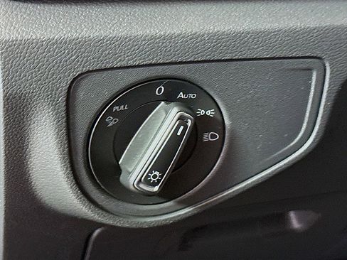 Used 2023 Volkswagen Atlas SE image 10