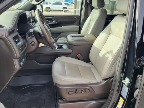 Used 2022 Chevrolet Tahoe LT w/ Luxury Package image 17