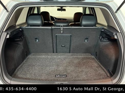 Used 2018 Volkswagen Golf SE image 22
