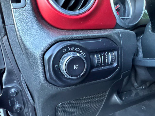 Used 2018 Jeep Wrangler Unlimited Rubicon AWD/4WD image 16