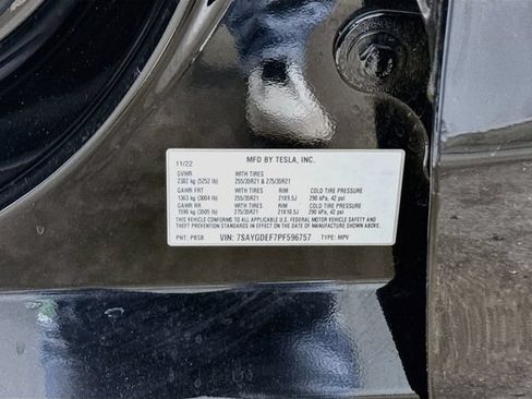 Used 2023 Tesla Model Y Performance AWD/4WD image 31