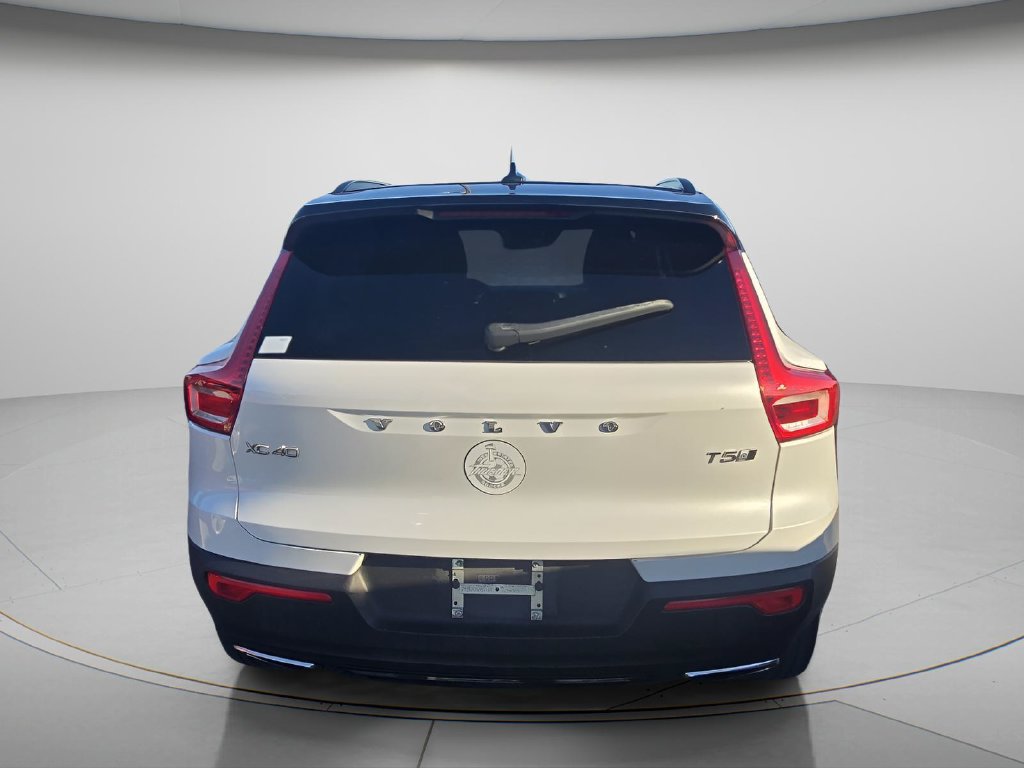 Used 2020 Volvo XC40 T5 R-Design w/ Protection Package Premier AWD/4WD image 4