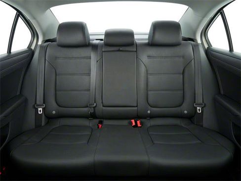 Used 2013 Volkswagen Jetta SE FWD image 14