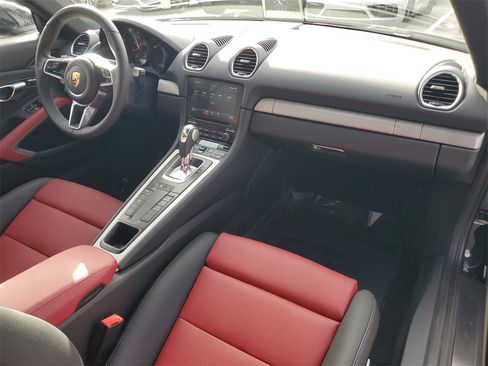 Used 2024 Porsche 718 Cayman image 18